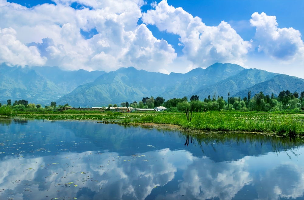 Srinagar honeymoon destinations in India