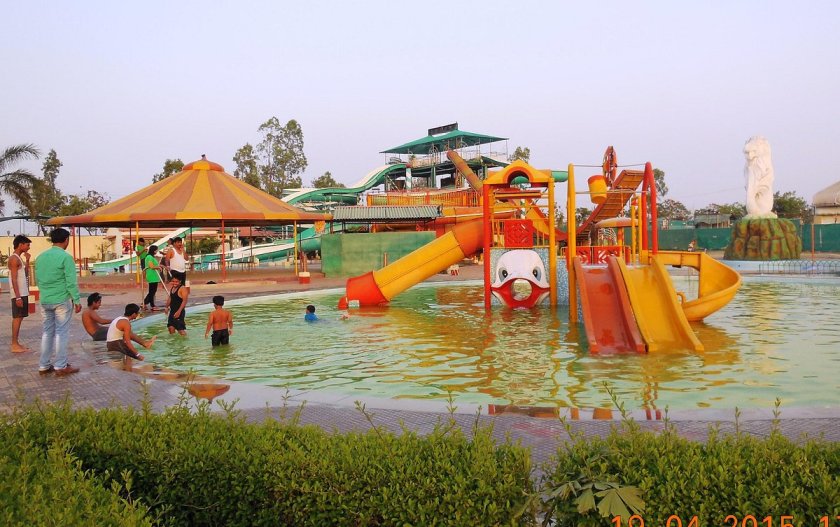 Neernikunj Water Park Tourist Places in Gorakhpur