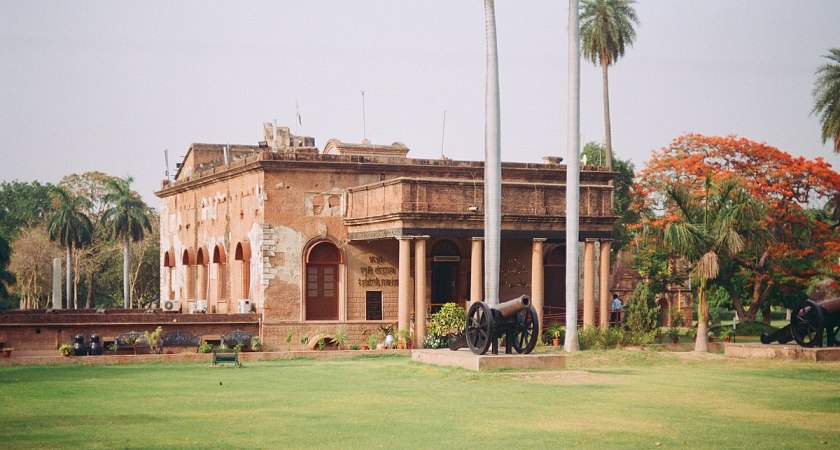 British Residency Tourist Places in Lucknow