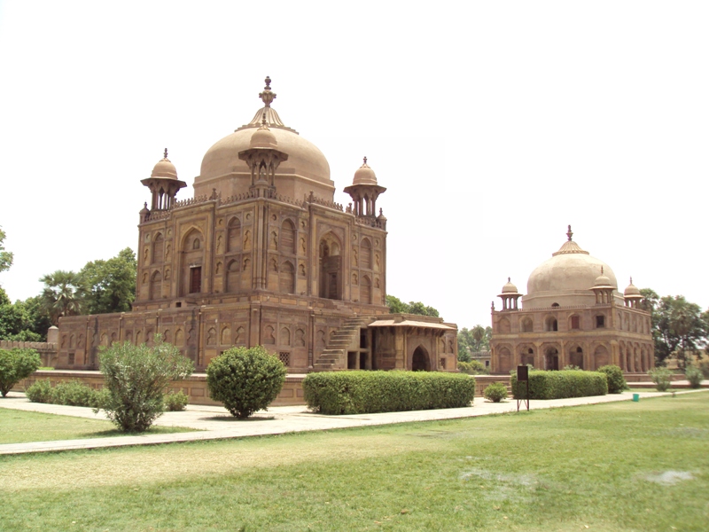 Khusro Bagh Tourist Destinations in Allahabad