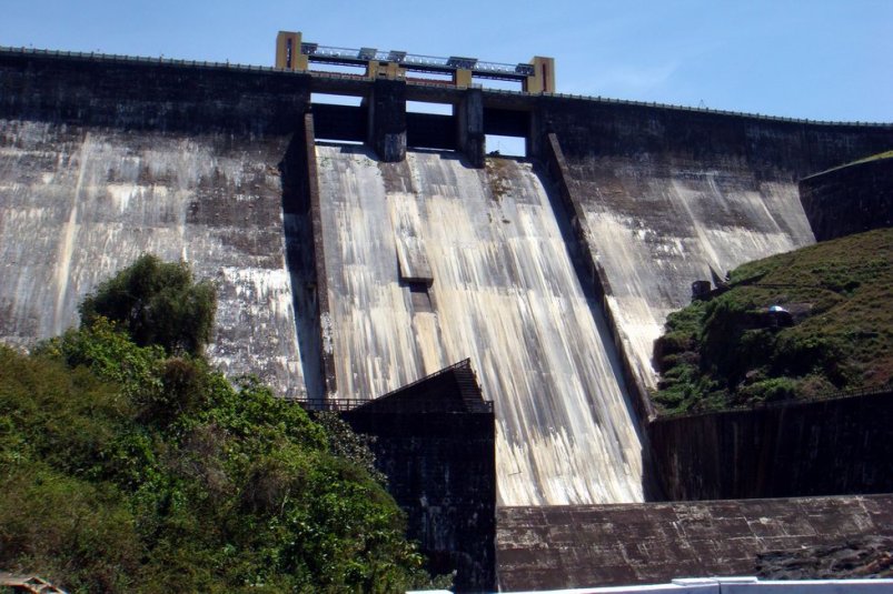 Sholayar Dam Tourist Places in Valparai