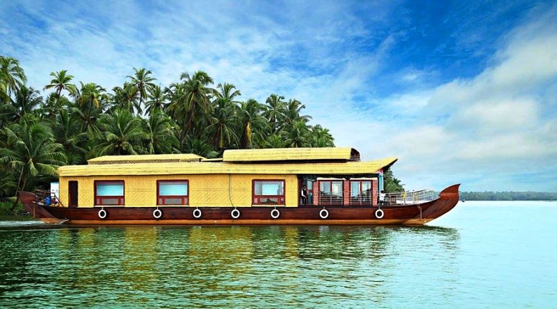 Valiyaparamba Backwaters Tourist Places in Kannur